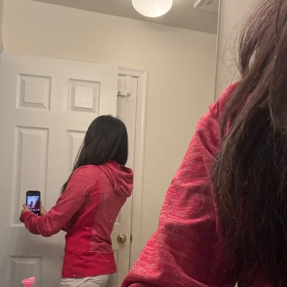 Lululemon “In Flux” Hooded Jacket - Red - Picture 7 of 9